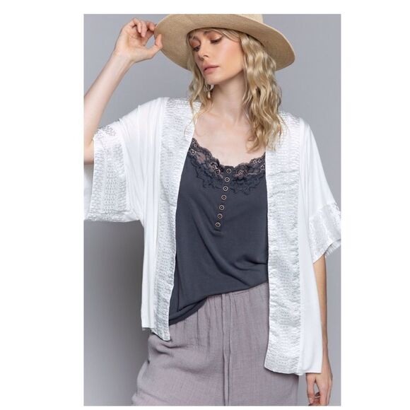 𝅺OFF White oversized knit Kimono with embroidery - Picture 4 of 11